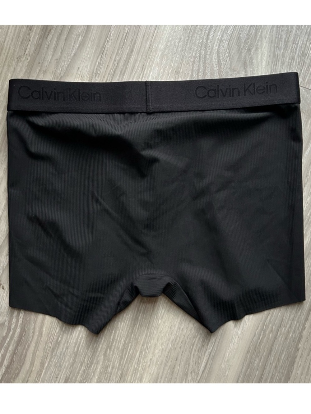 Calvin Klein | Micro Grip Low-Rise Trunks in  Classic Black  (Small) - Picture 14 of 15